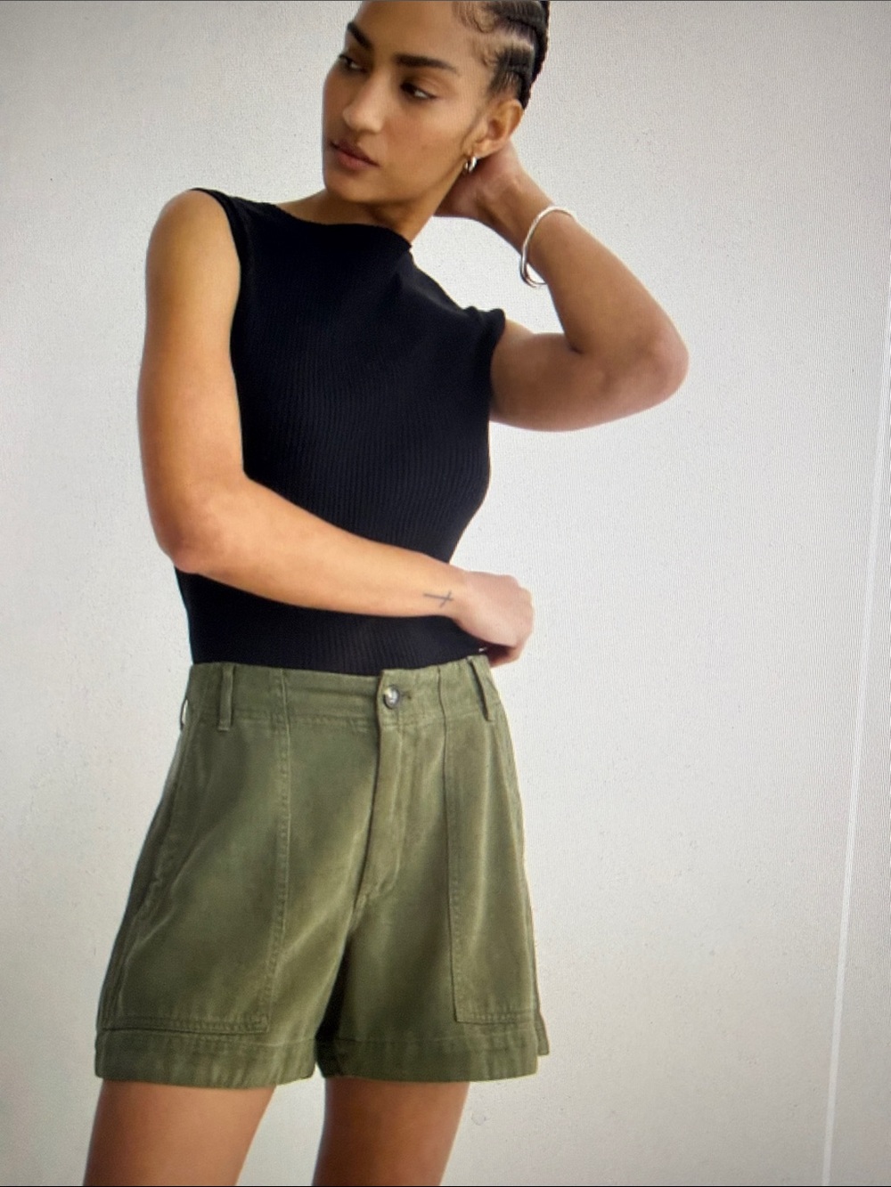 NWT Everlane The Utility Short Buttersoft Olive Night Preppy Autumn Classic 16